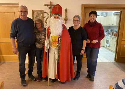 Der Nikolaus zu Besuch in Beidl bei den Senioren 60+